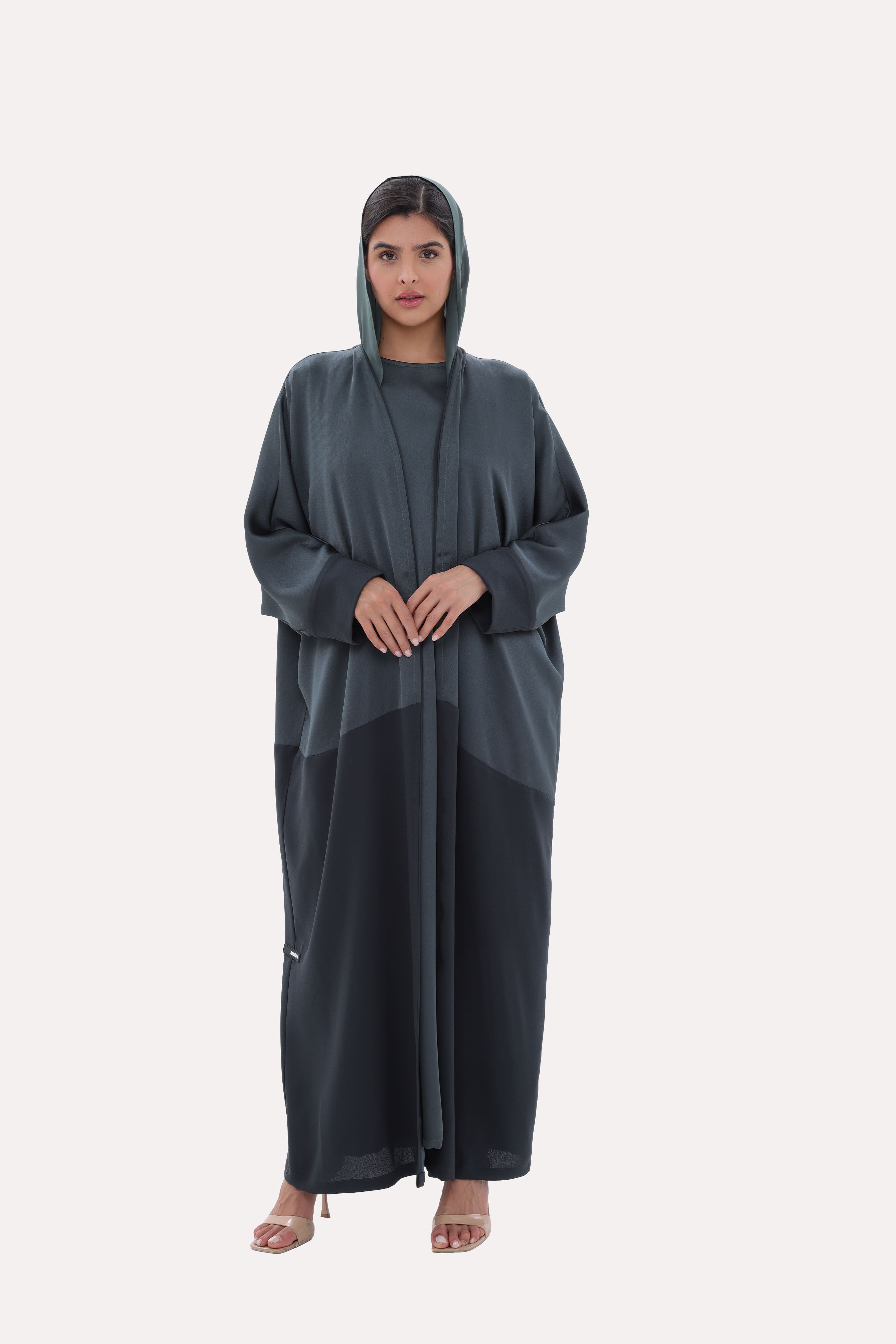 Reverse Bisht Abaya