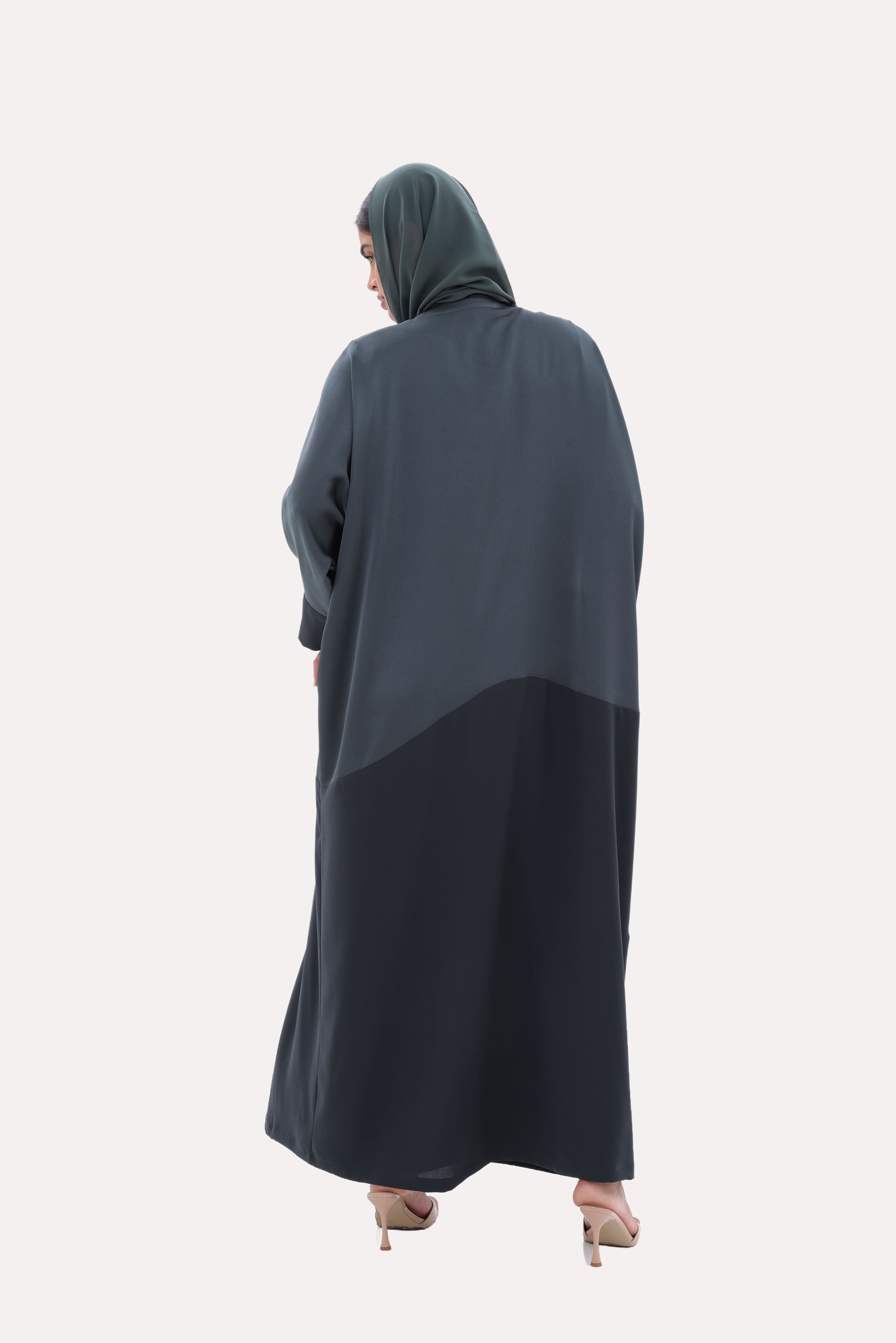 Reverse Bisht Abaya